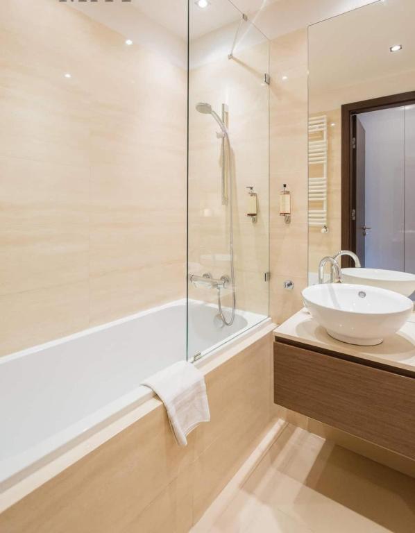 Platinum Tower - City Center - Golden Apartments Varsovia Exterior foto